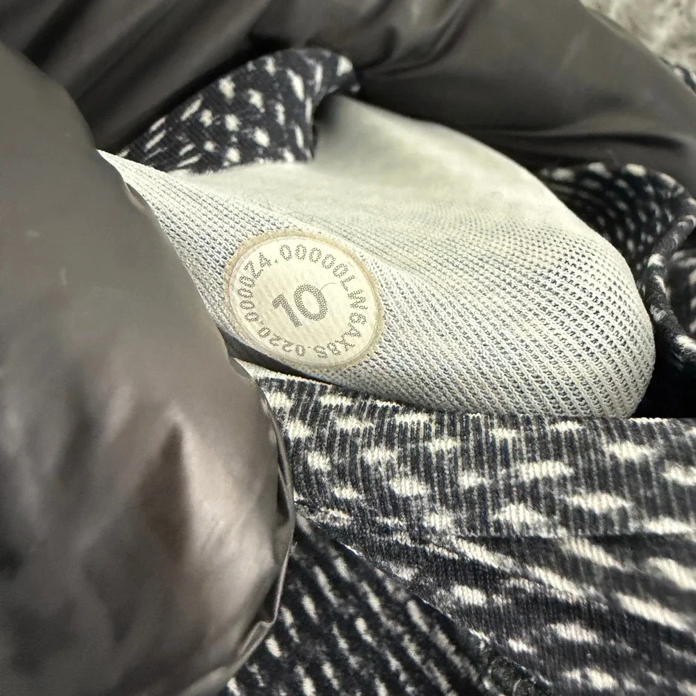 Lululemon Fast‎ and Free Crop Leggings Womens 10 Black Geo Dot Pockets Nulux Run